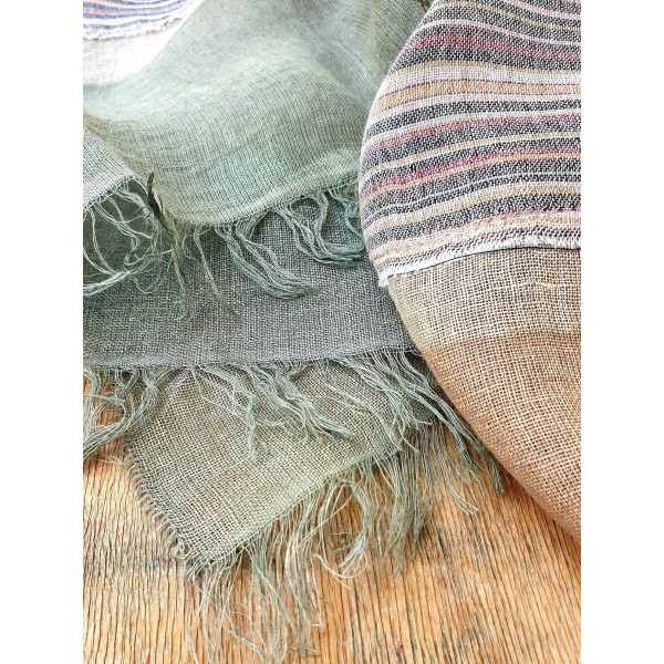 Exquisite J lino skara 